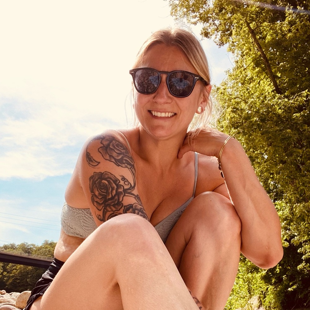 Meet your Posher, Jasmine